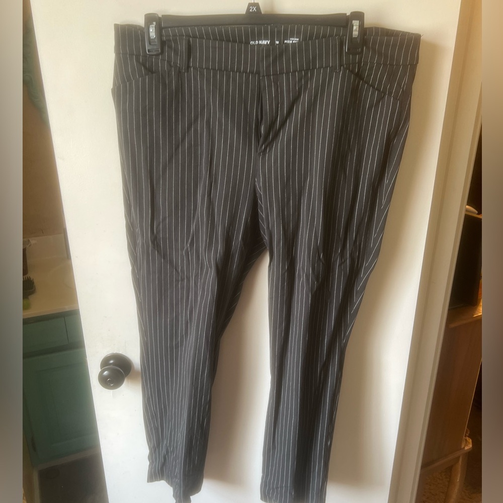 Old Navy High Rise pixie skinny trousers